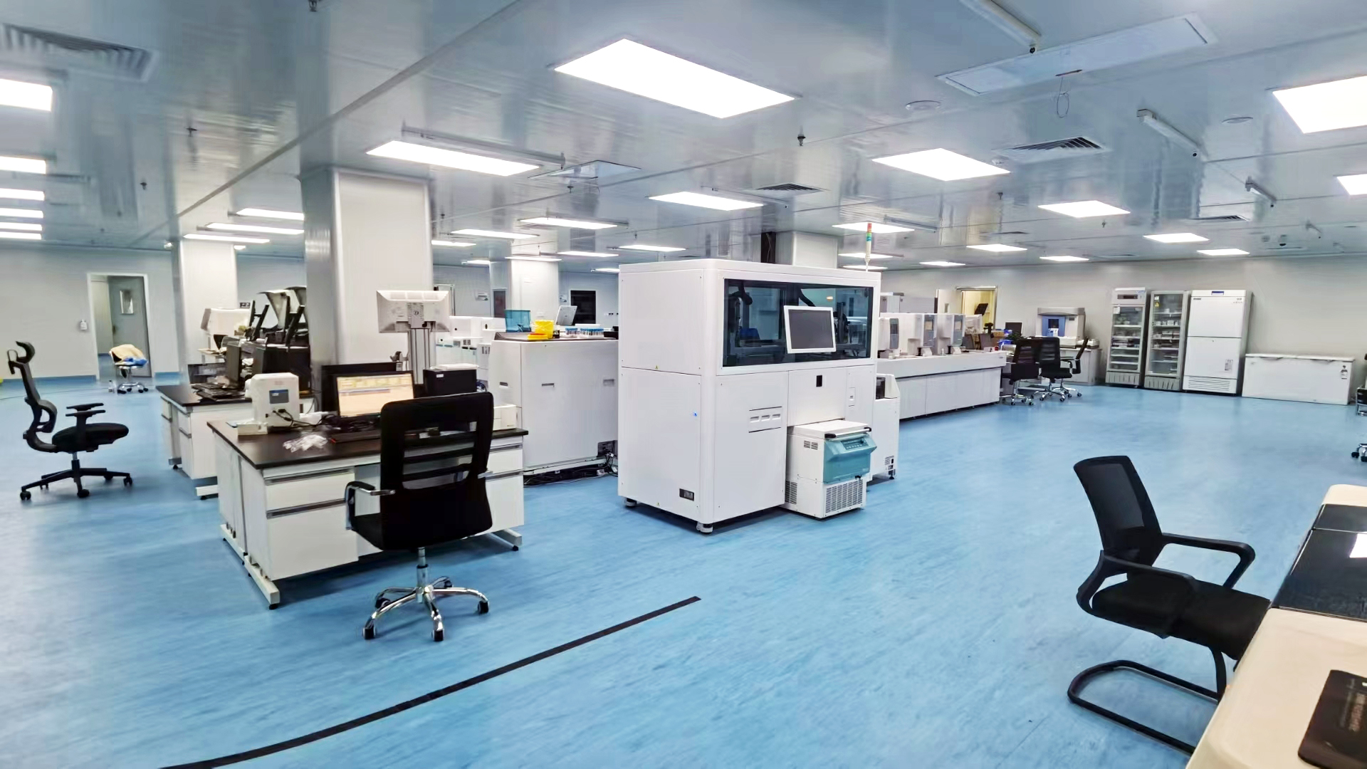 检验科大厅 (3).jpg